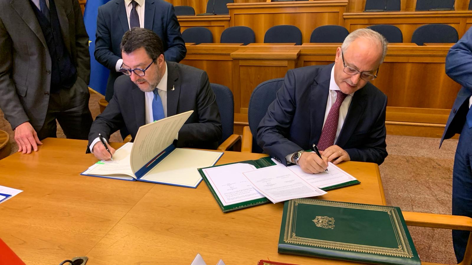 Siglato al Mit dal Ministro Salvini e l'Ambasciatore Balla l'accordo per il riconoscimento delle patenti con il Marocco