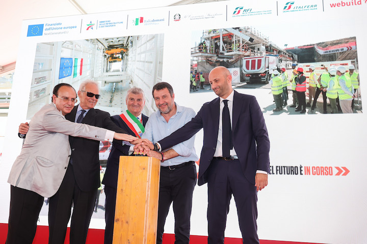 ""Salvini a Benevento per la cerimonia di avvio in contemporanea di tre TBM""