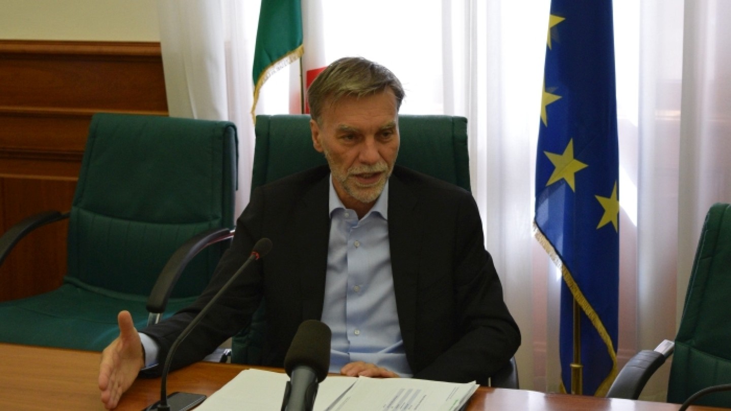 Conferenza stampa ministro Delrio