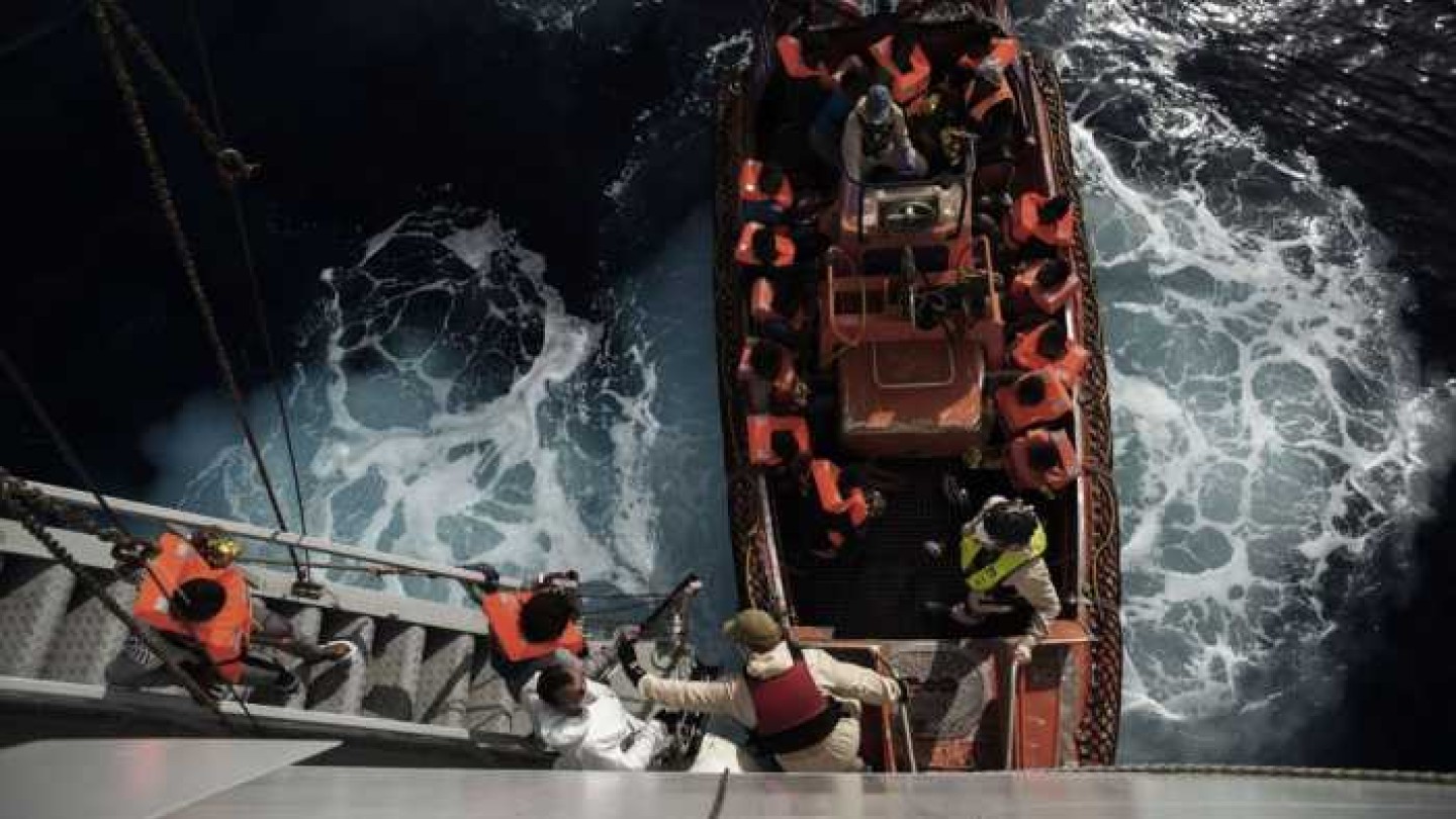 Soccorso migranti Guardia Costiera