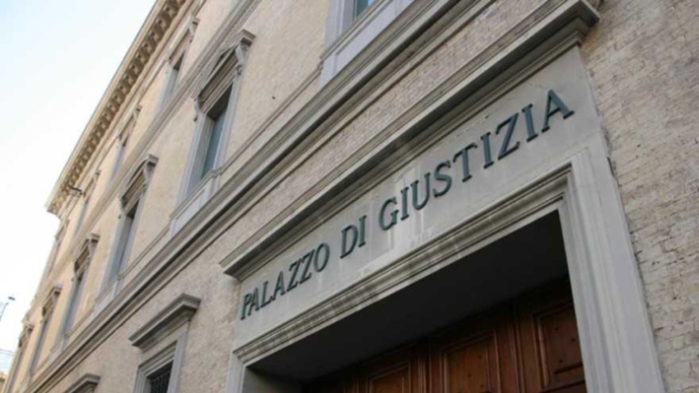 facciata tribunale di ancona