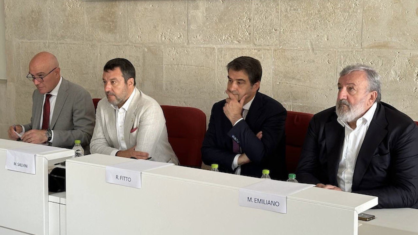 Il ministro Salvini in Puglia alla consegna dei lavori per il tratto della SS275