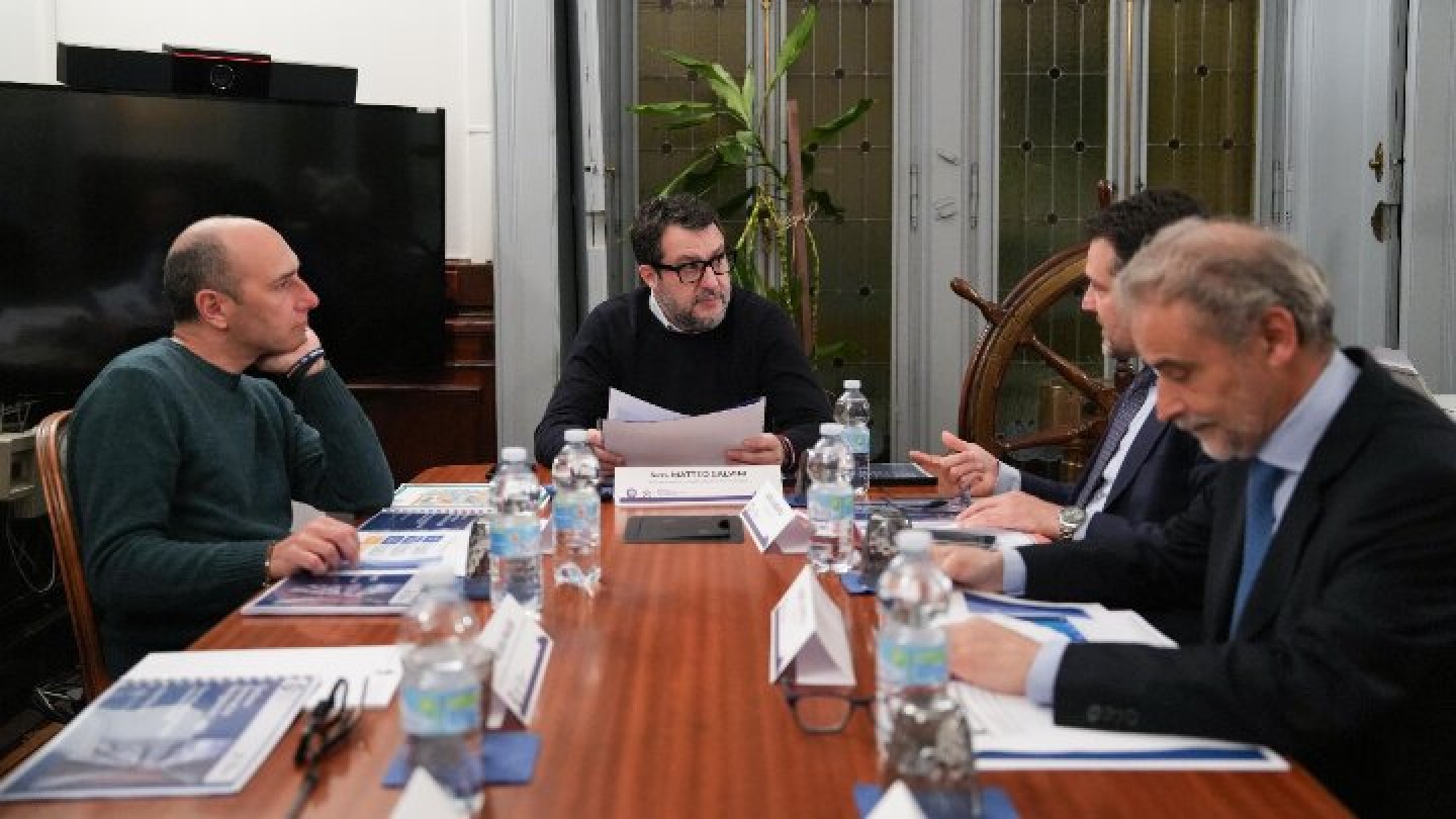 Immagine incontro ministro Matteo Salvini per la Gestione Governativa Laghi