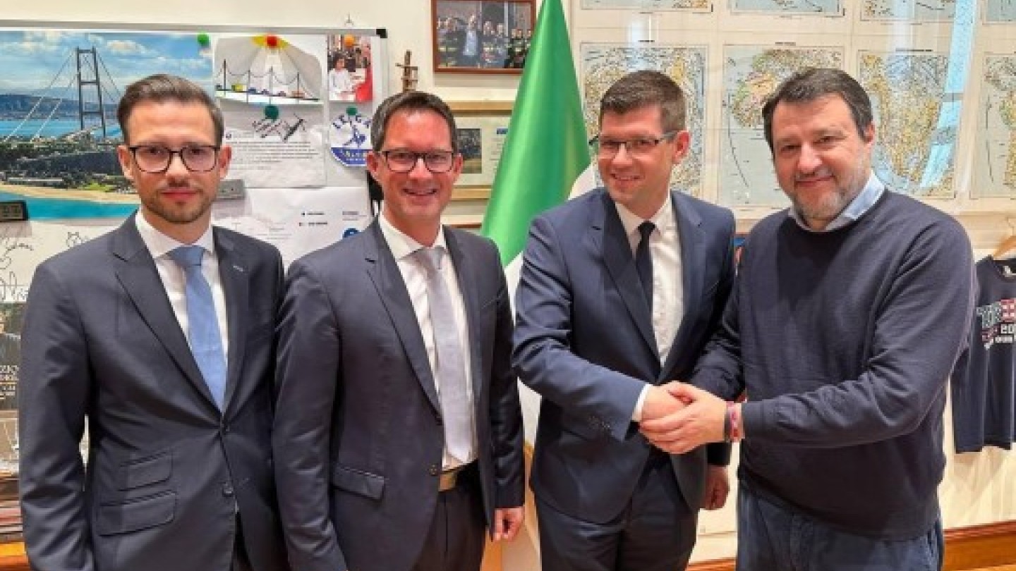 in contro Salvini Austria