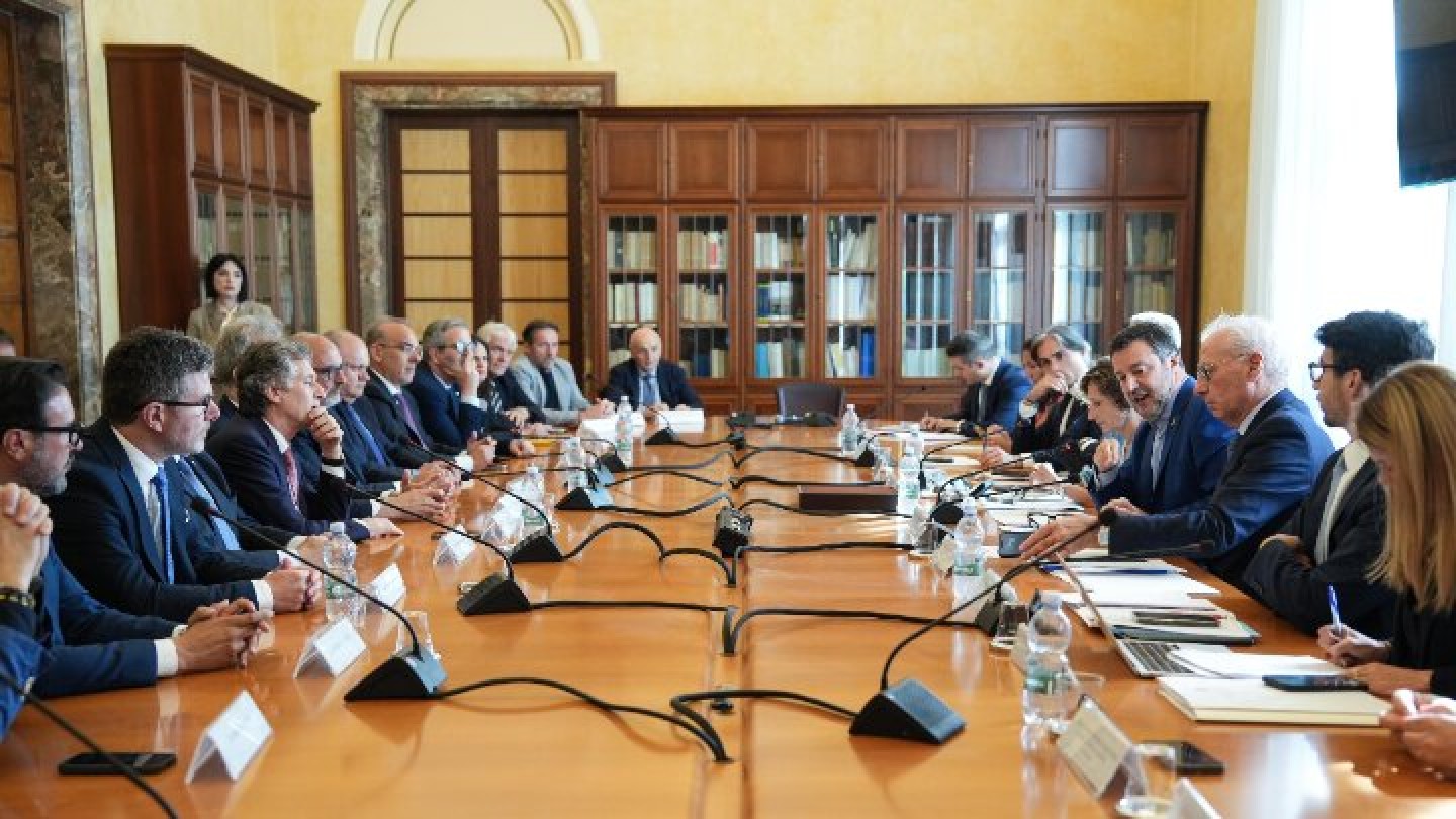 Riunione tour anti-mafia Ponte sullo Stretto a Reggio Calabria