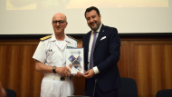 Il ministro Matteo Salvini e l'Ammiraglio Ispettore Capo Nicola Carlone