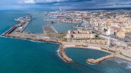Vista dall'alto del porto di Civitavecchia