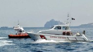 Immagine in mare dei mezzi di trasporto della Guardia Costiera